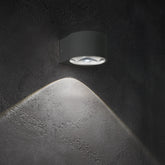 Lens lámpara de pared - Gris oscuro / 7.1x10.5x12 cm | Zafferano Italia
