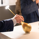 Dondolina lampada da tavolo - Nero | Zafferano Italia